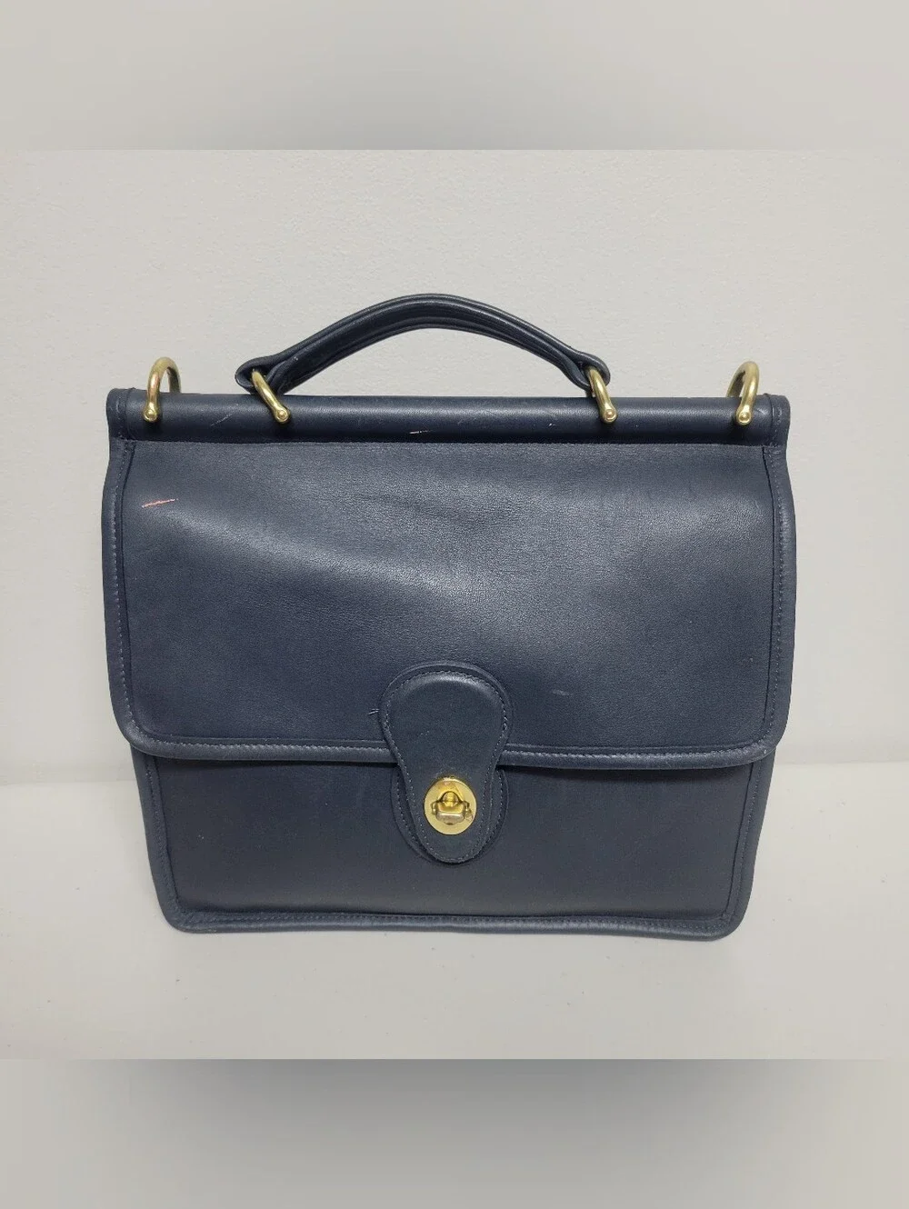 Coach Willis Vintage   9927 Classic  Leather  Crossbody with Matching Wallet.